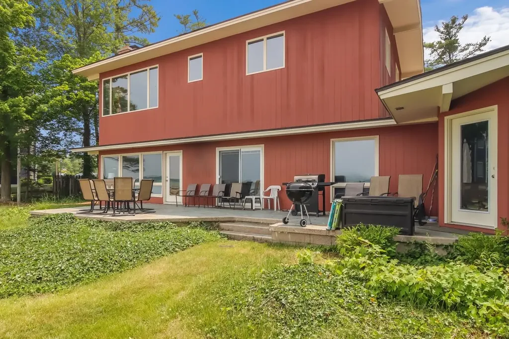 2175 N Us-31 N East Bay Township MI 49686