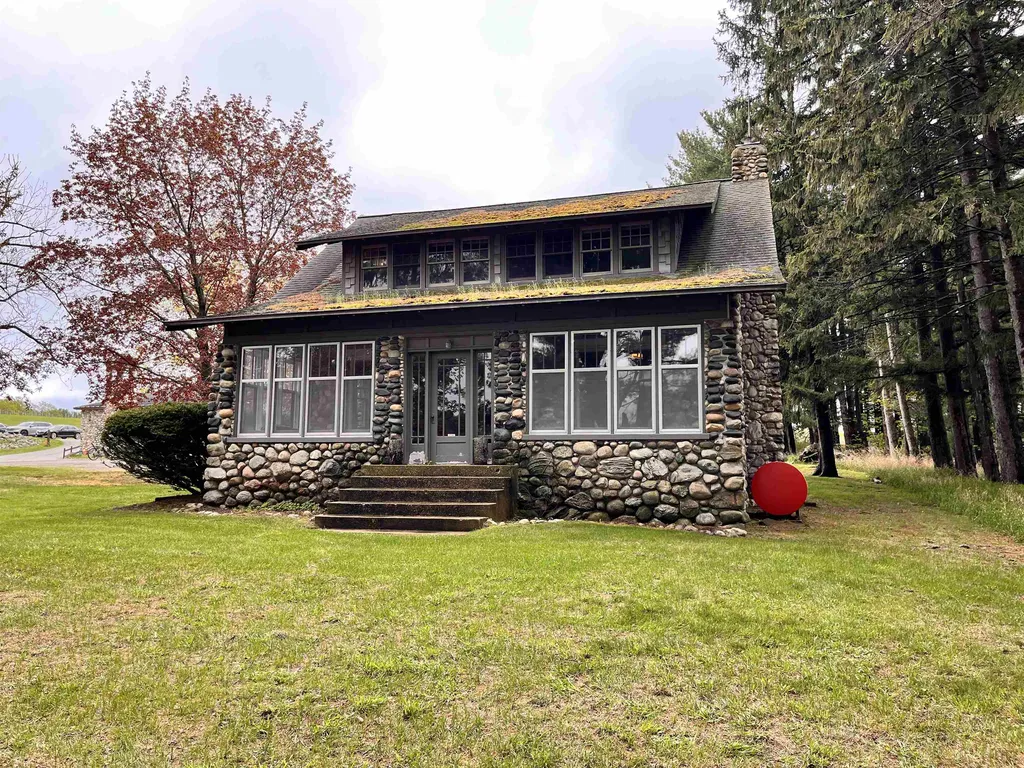 9580 E Shady Lane Bingham Township MI 49682