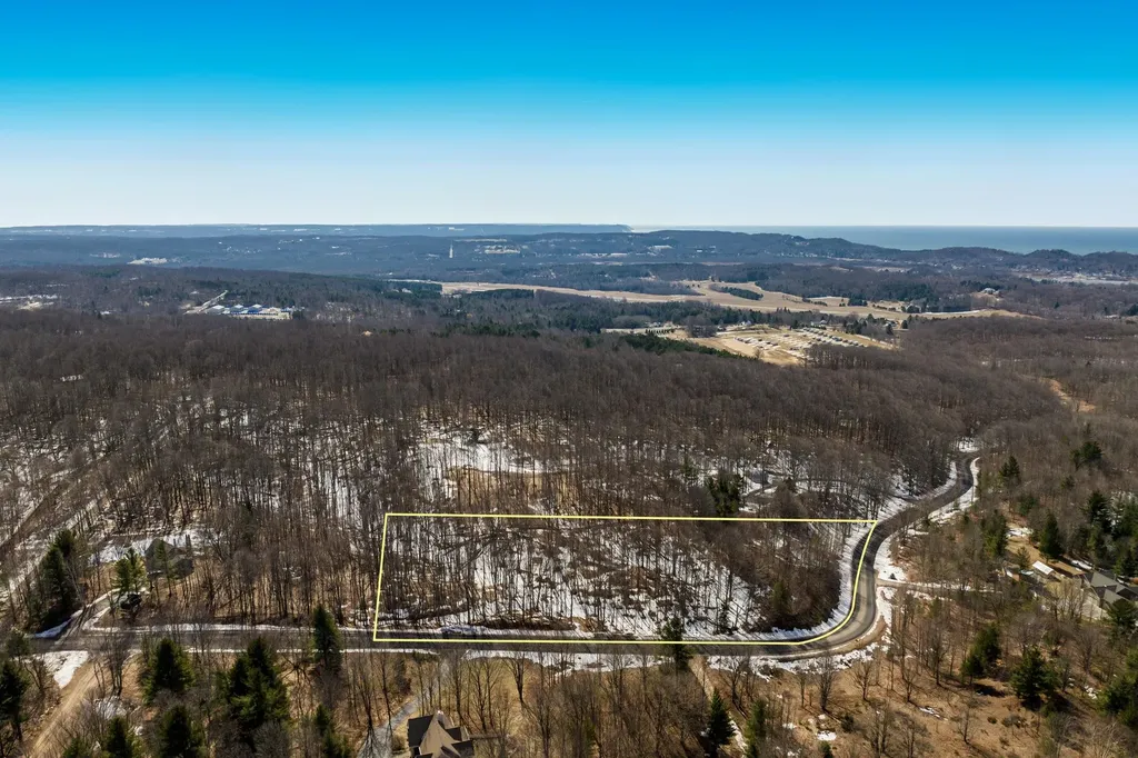 00 Glory Road Crystal Lake Township MI 49635