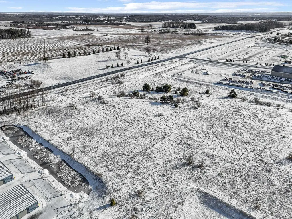 7075(2 Parcels) E M 72 Acme Township MI 49690