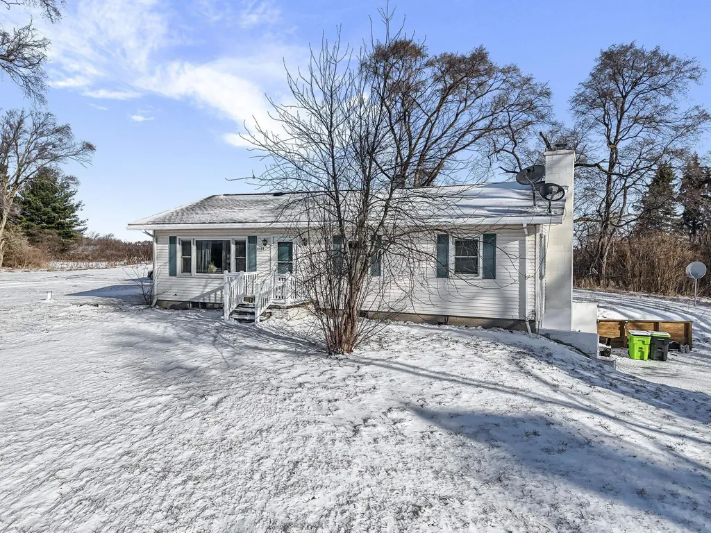 7075(2 Parcels) E M 72 Acme Township MI 49690