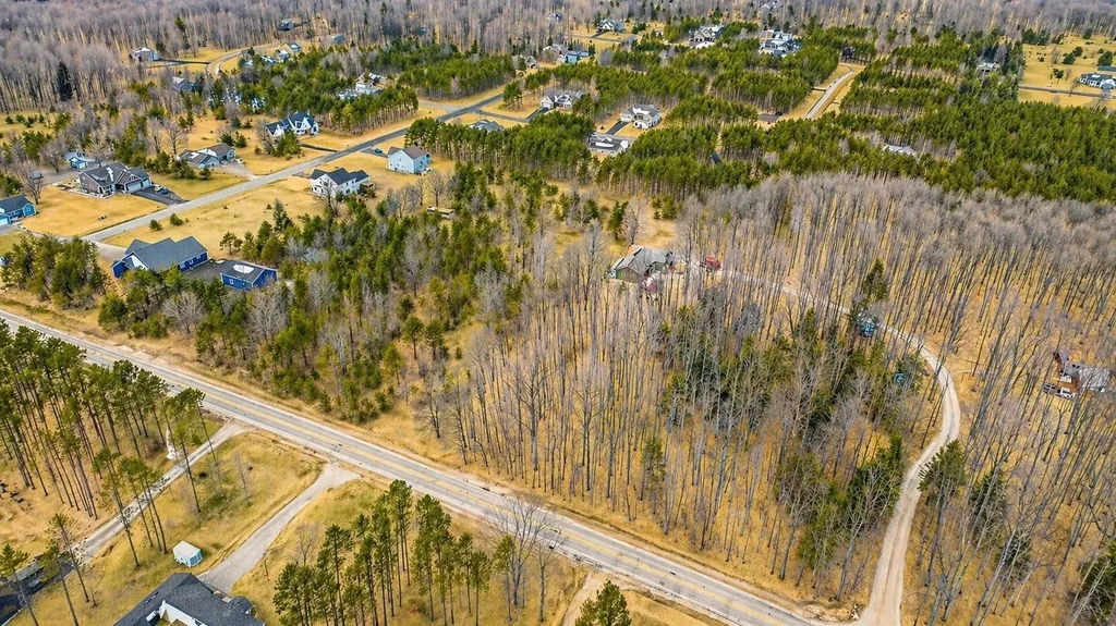 10186 Thiel Road Long Lake Township MI 49685