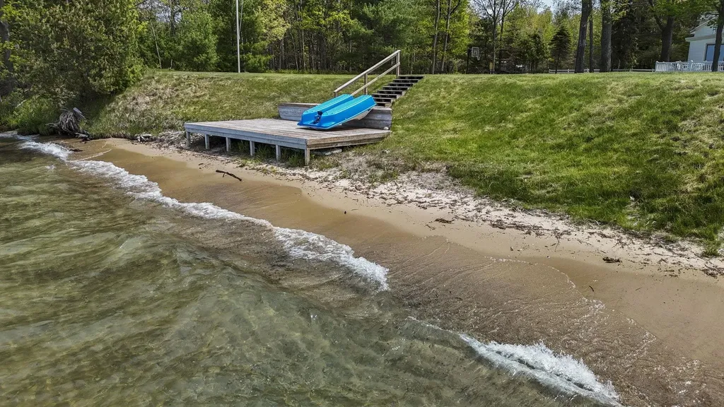 5882 Crystal Beach Road Clearwater Township MI 49676