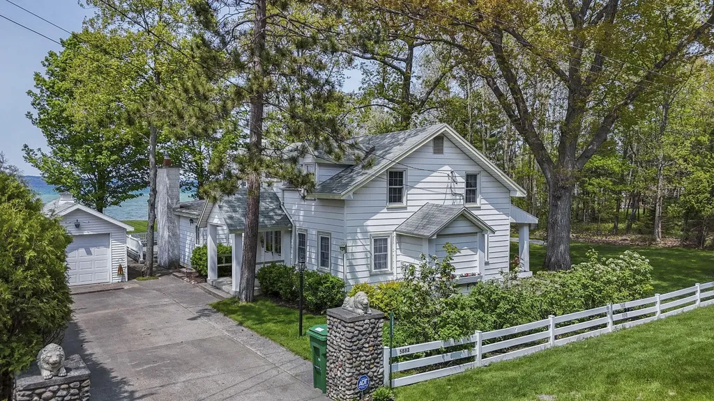5882 Crystal Beach Road Clearwater Township MI 49676