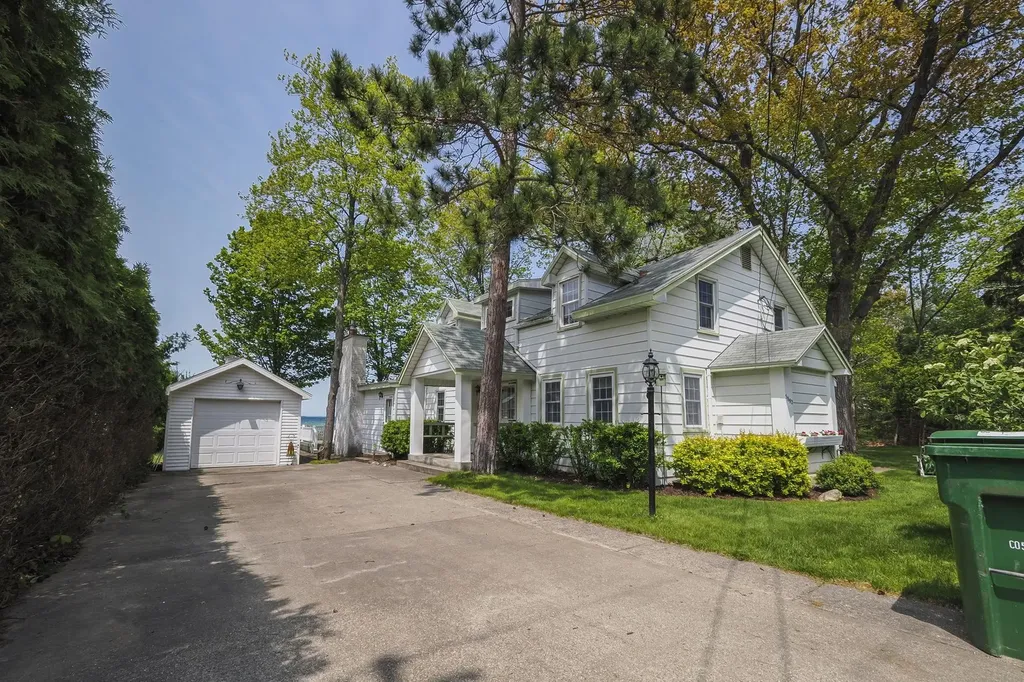 5882 Crystal Beach Road Clearwater Township MI 49676