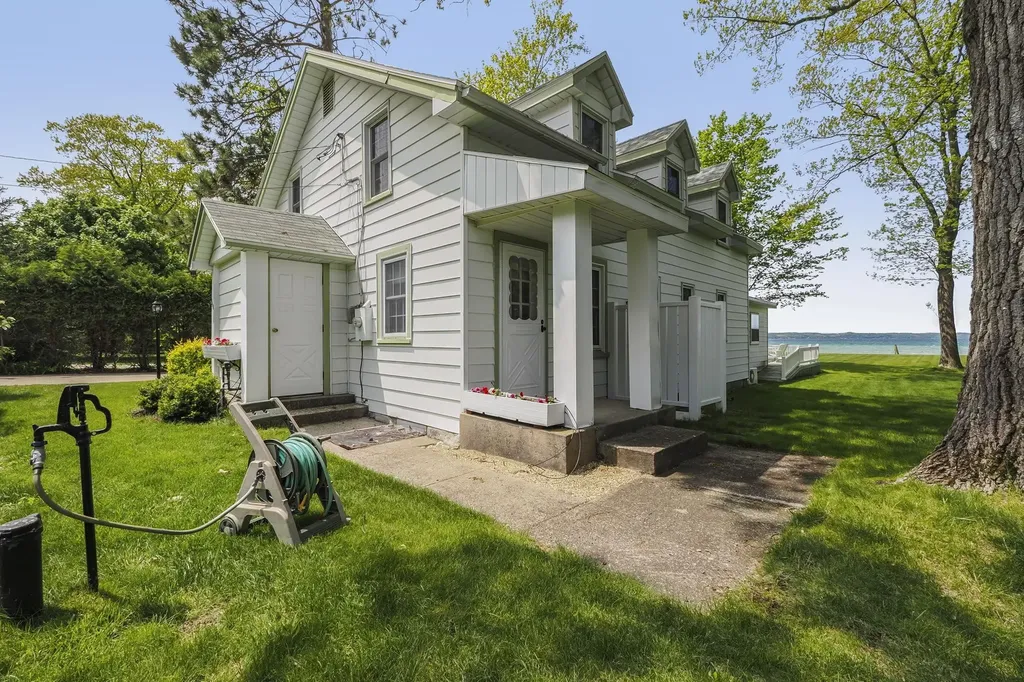 5882 Crystal Beach Road Clearwater Township MI 49676