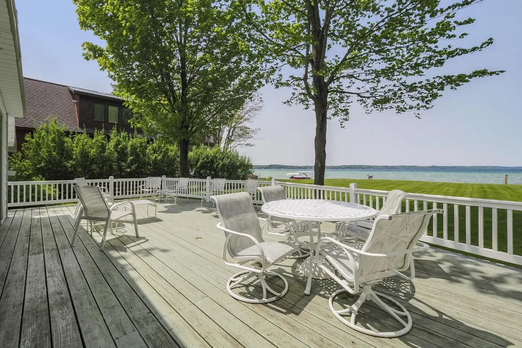 5882 Crystal Beach Road Clearwater Township MI 49676