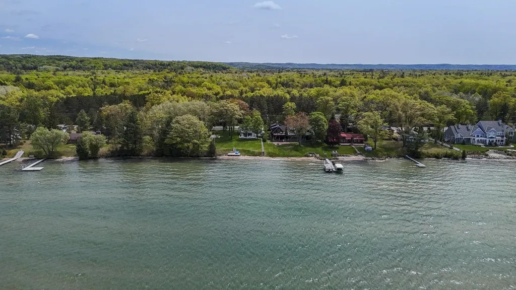 5882 Crystal Beach Road Clearwater Township MI 49676