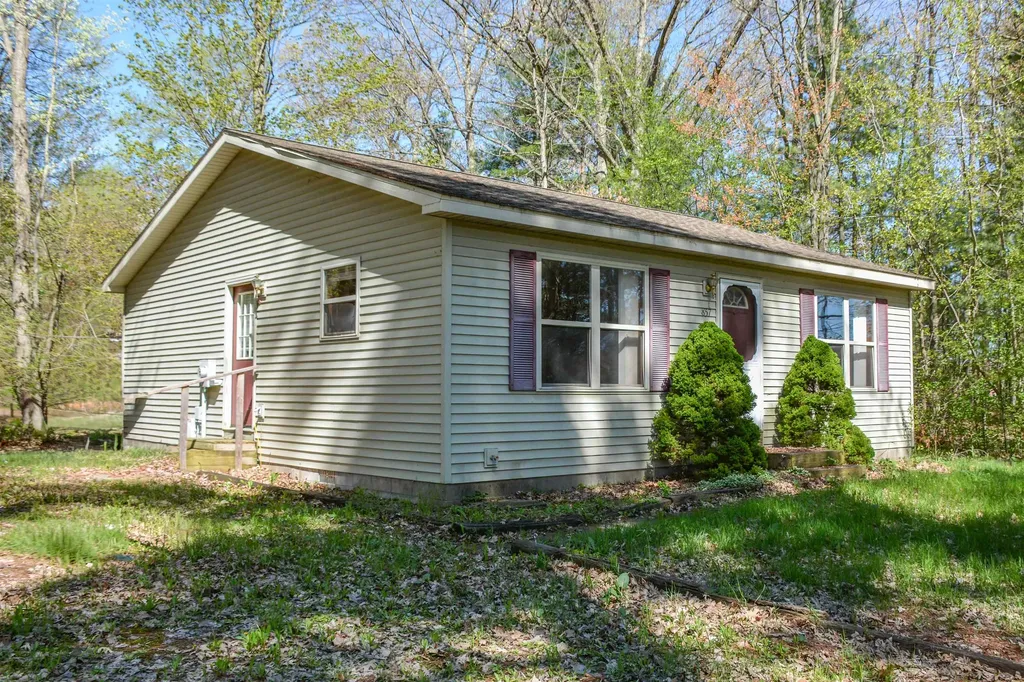 857 Maryjo Drive East Bay Township MI 49686