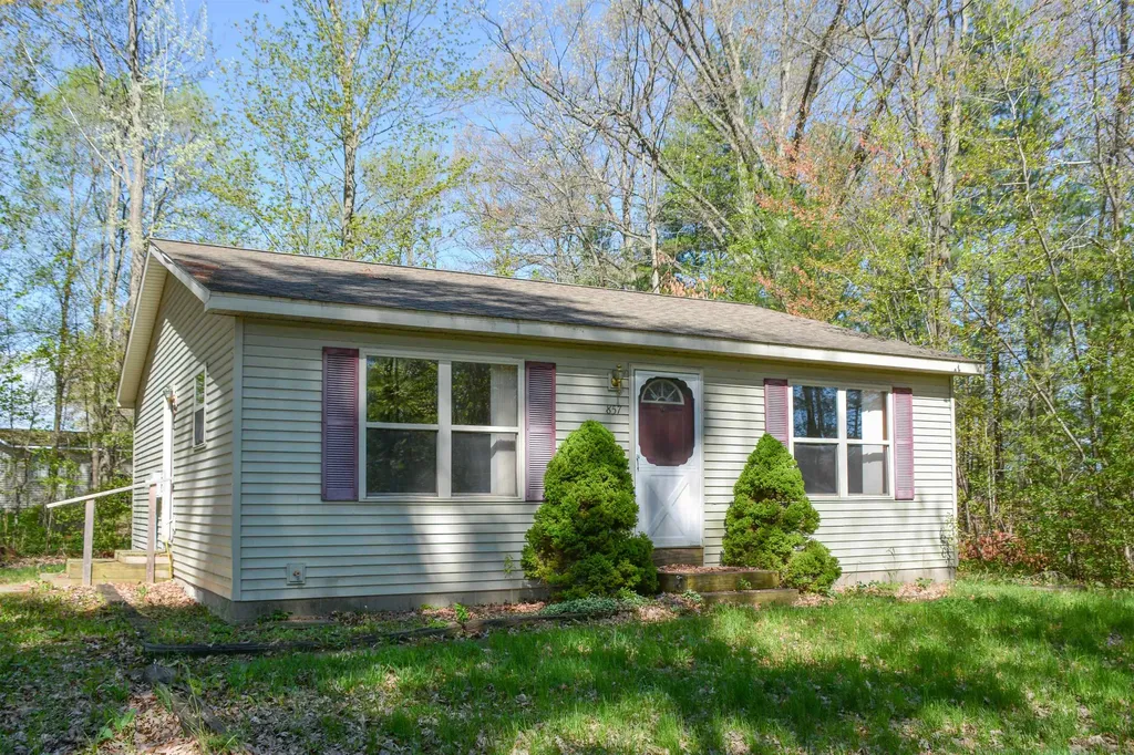 857 Maryjo Drive East Bay Township MI 49686