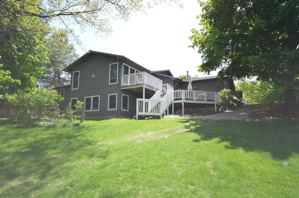 2639 Hammond Highlands Drive East Bay Township MI 49696