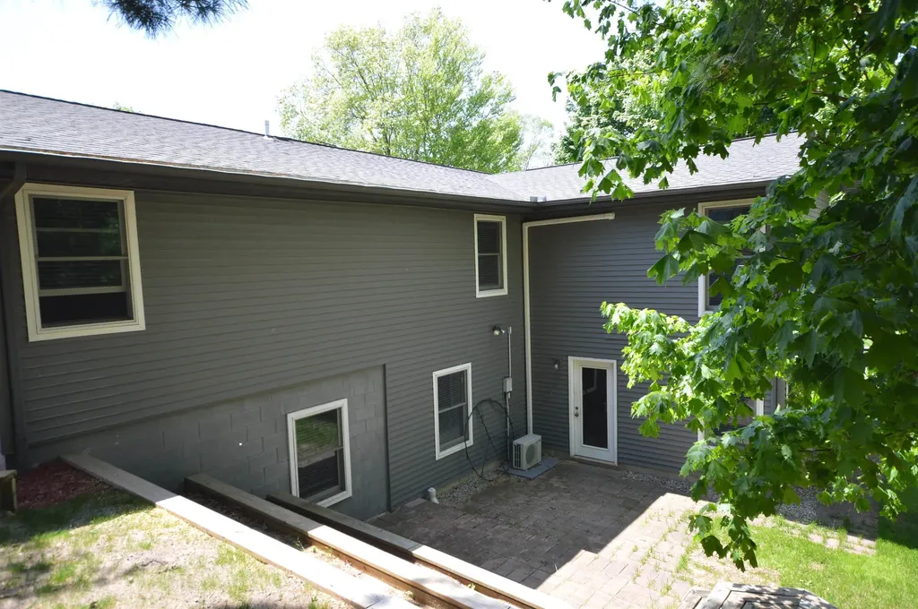 2639 Hammond Highlands Drive East Bay Township MI 49696