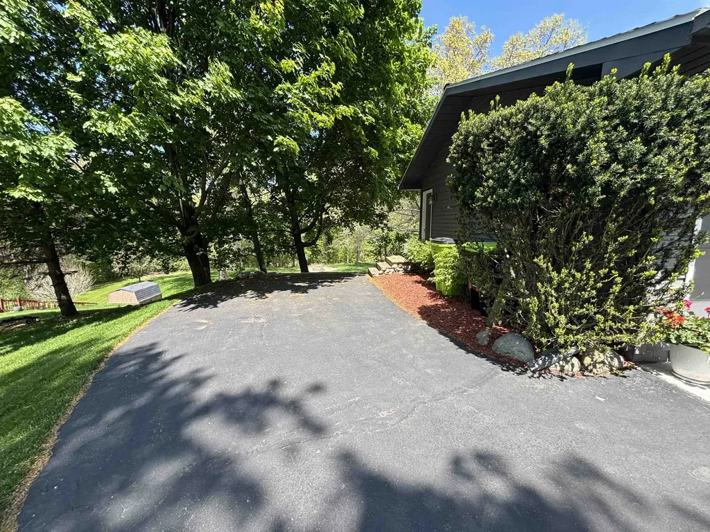 2639 Hammond Highlands Drive East Bay Township MI 49696