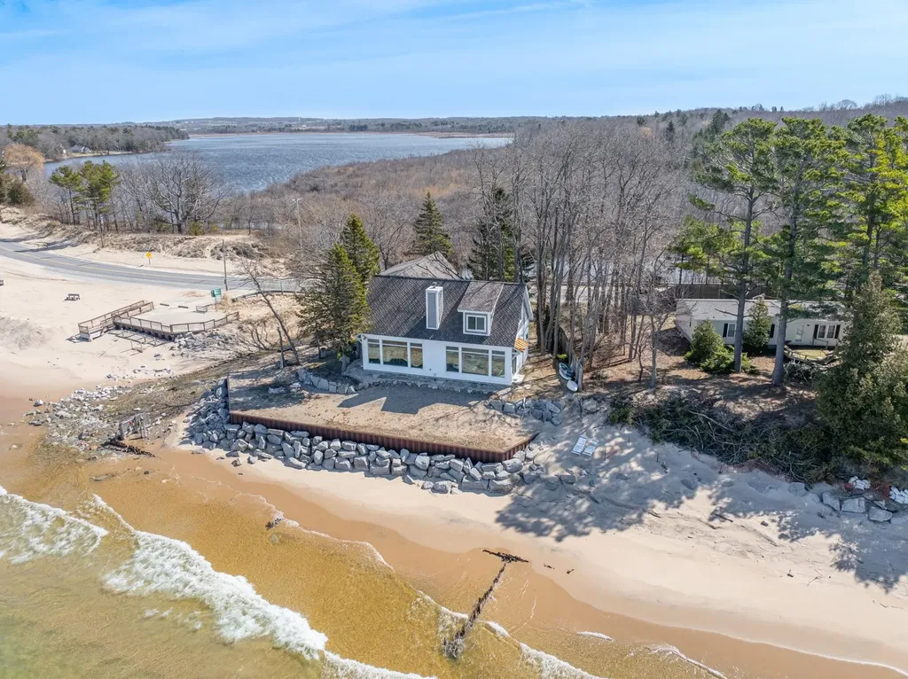 3126 Lake Shore Road Manistee Township MI 49660