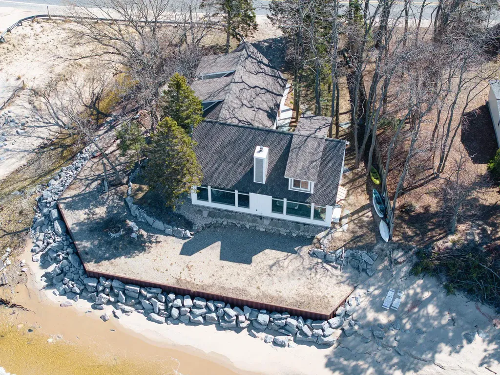 3126 Lake Shore Road Manistee Township MI 49660