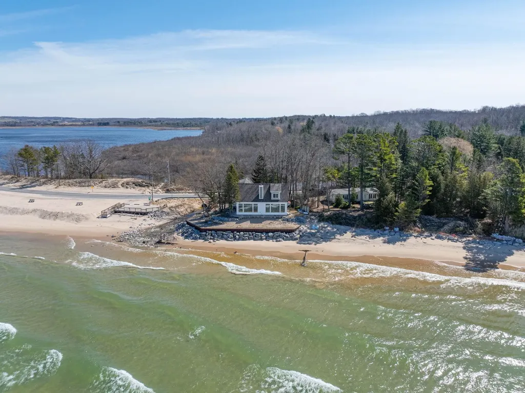 3126 Lake Shore Road Manistee Township MI 49660