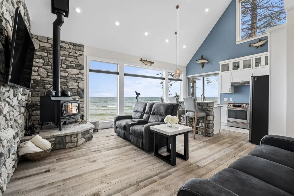 3126 Lake Shore Road Manistee Township MI 49660