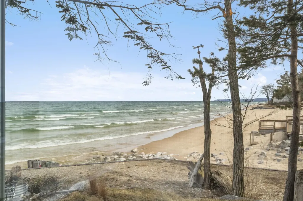 3126 Lake Shore Road Manistee Township MI 49660