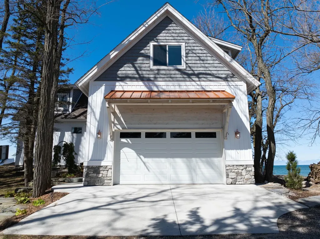 3126 Lake Shore Road Manistee Township MI 49660
