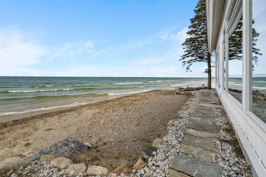3126 Lake Shore Road Manistee Township MI 49660