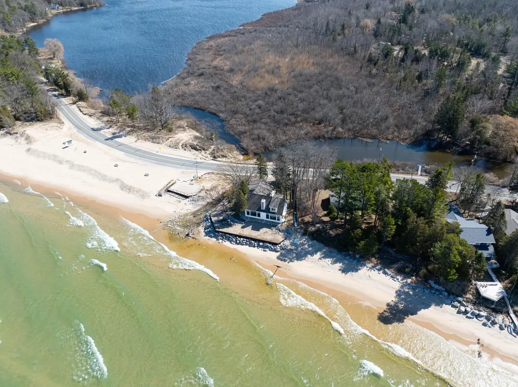 3126 Lake Shore Road Manistee Township MI 49660