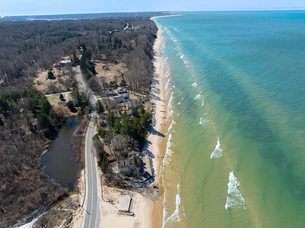 3126 Lake Shore Road Manistee Township MI 49660