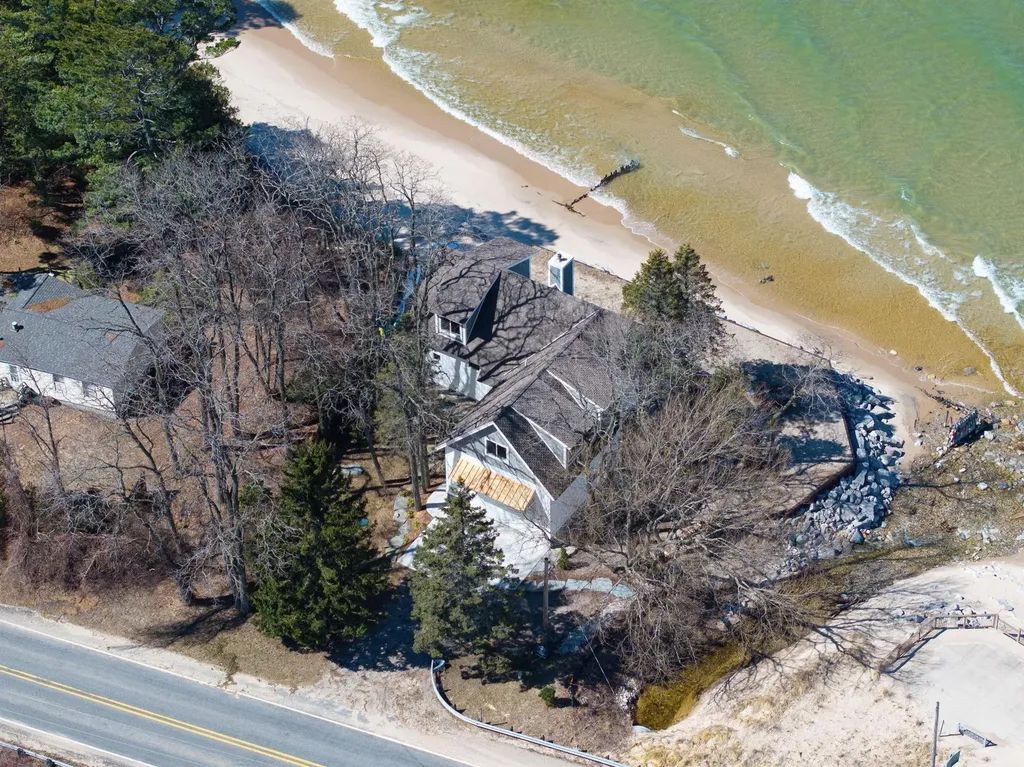 3126 Lake Shore Road Manistee Township MI 49660