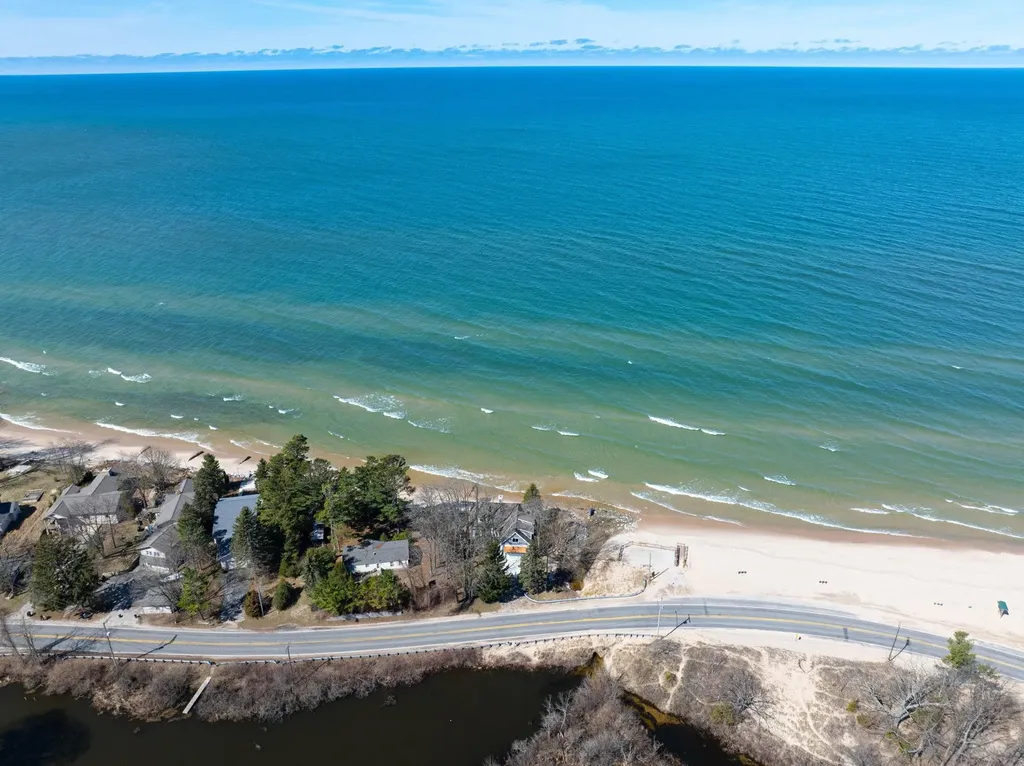 3126 Lake Shore Road Manistee Township MI 49660