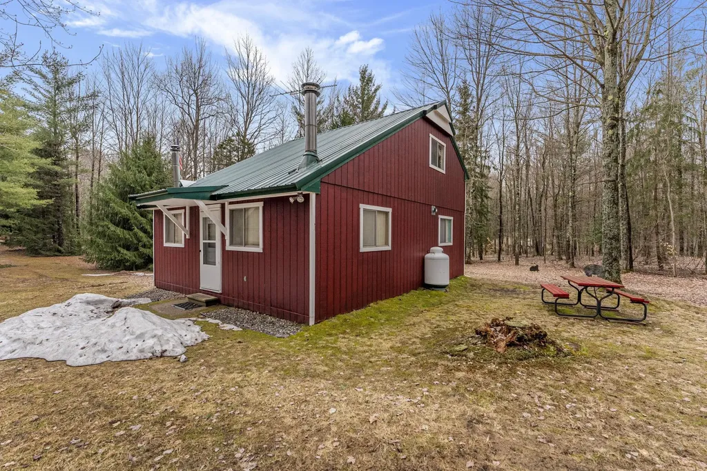 11470 SW Lund School Road Garfield Township MI 49633