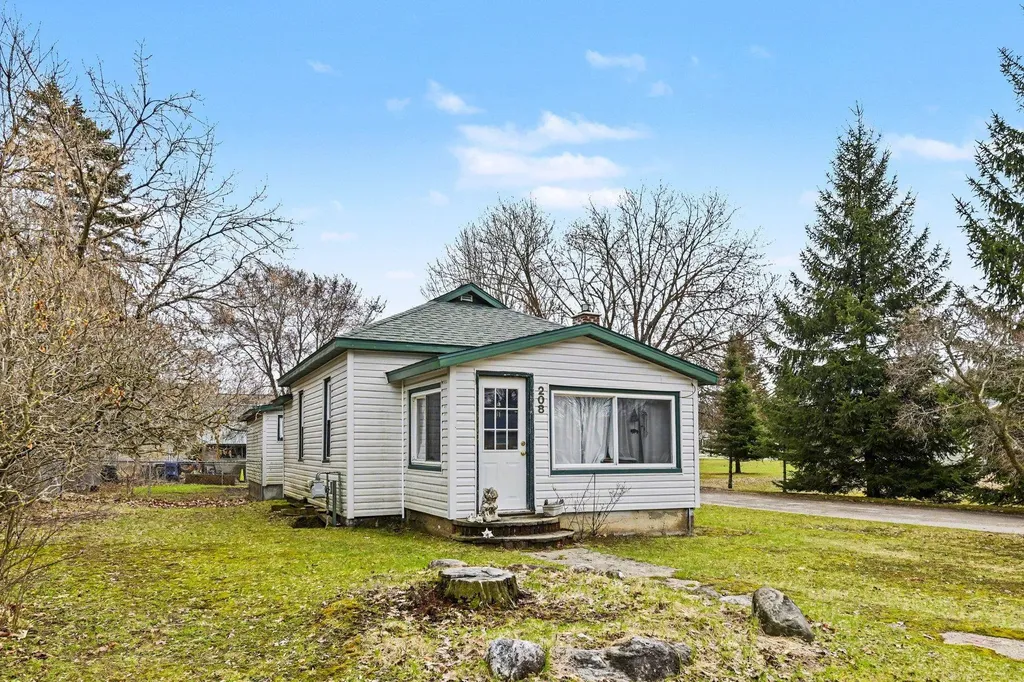 208 N Beech Street Kearney Township MI 49615