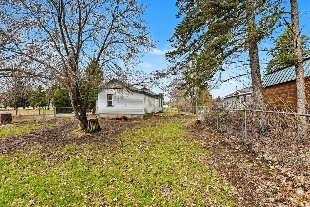 208 N Beech Street Kearney Township MI 49615