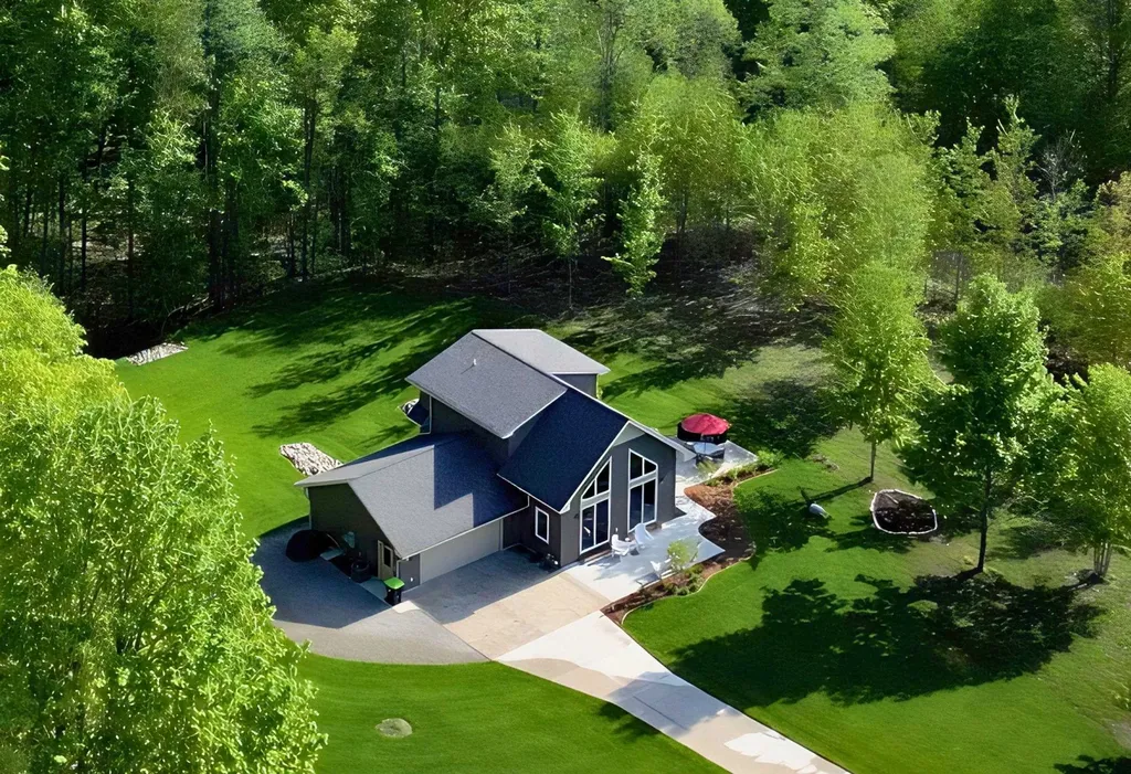 2013 E Kasson Road Solon Township MI 49621