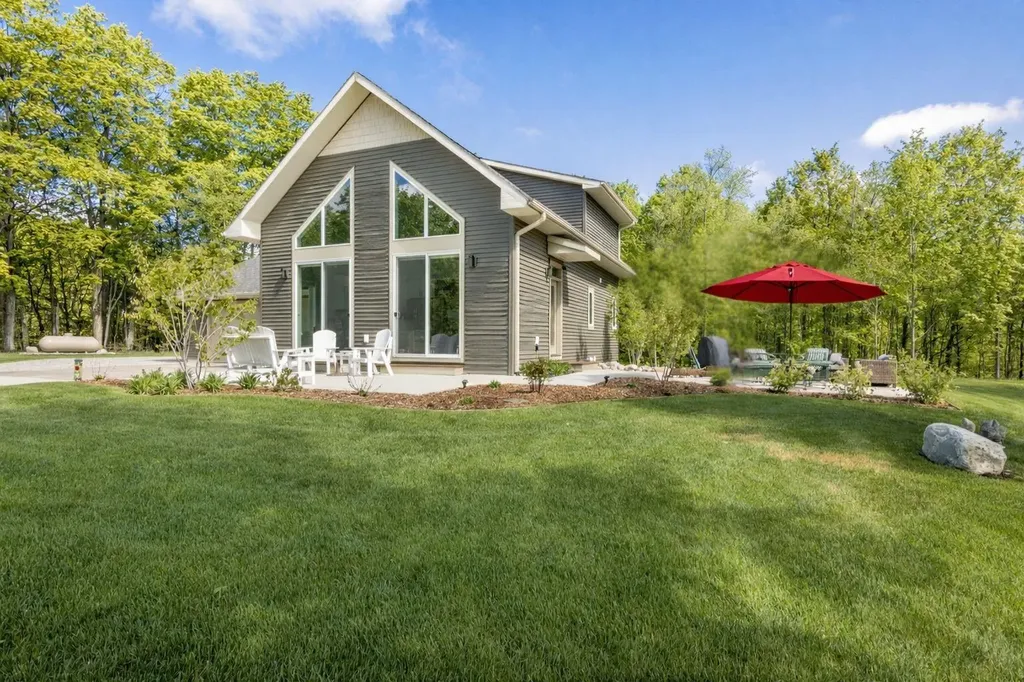 2013 E Kasson Road Solon Township MI 49621
