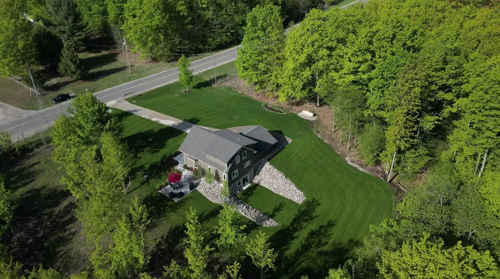 2013 E Kasson Road Solon Township MI 49621
