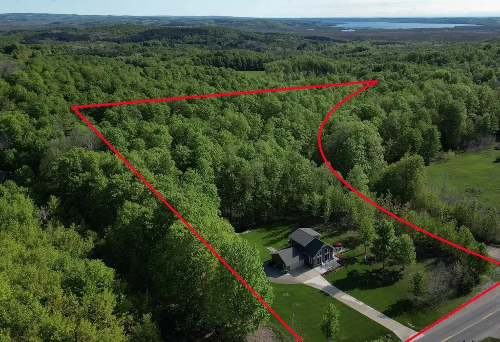 2013 E Kasson Road Solon Township MI 49621