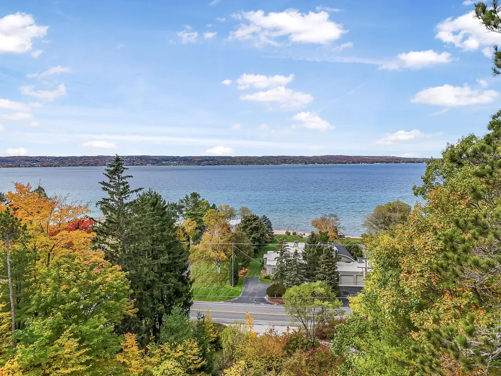 6644 Peninsula Drive Peninsula Township MI 49686