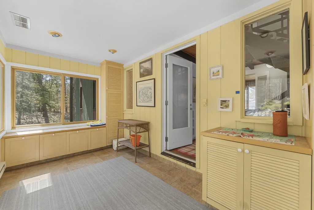 6644 Peninsula Drive Peninsula Township MI 49686