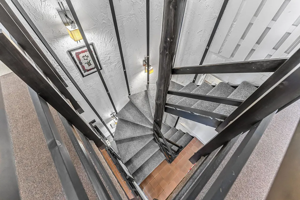 6644 Peninsula Drive Peninsula Township MI 49686