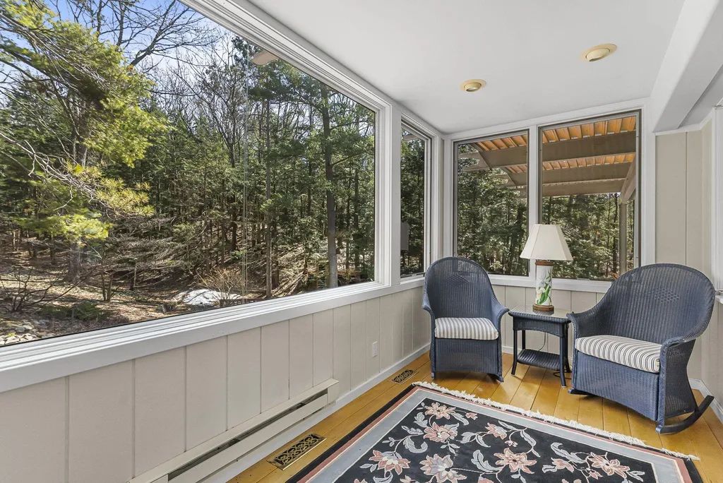 6644 Peninsula Drive Peninsula Township MI 49686