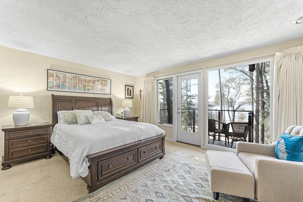 6644 Peninsula Drive Peninsula Township MI 49686