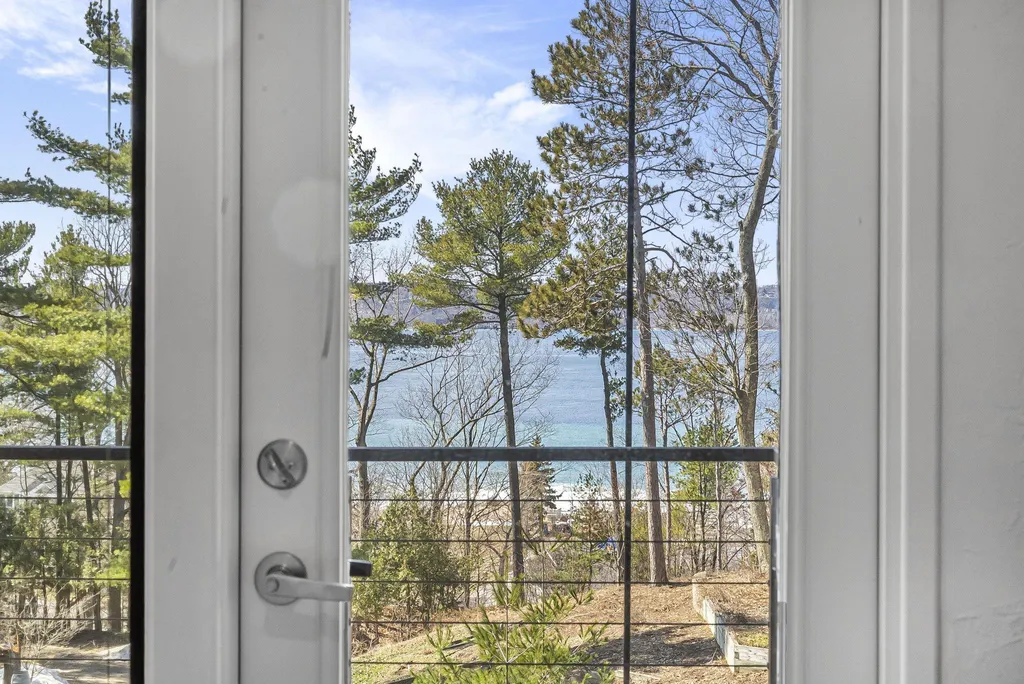 6644 Peninsula Drive Peninsula Township MI 49686