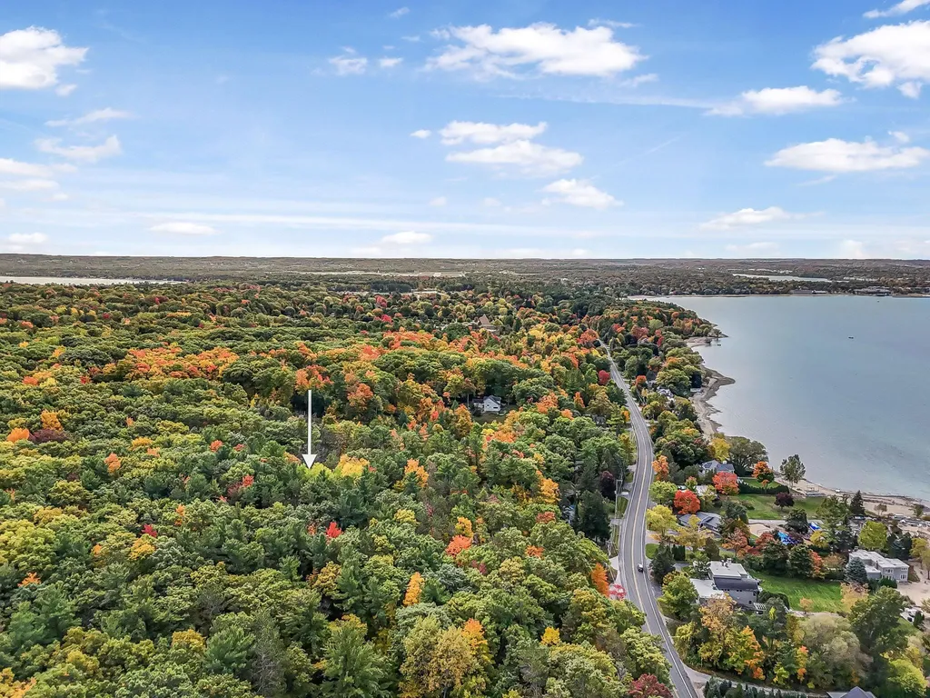 6644 Peninsula Drive Peninsula Township MI 49686