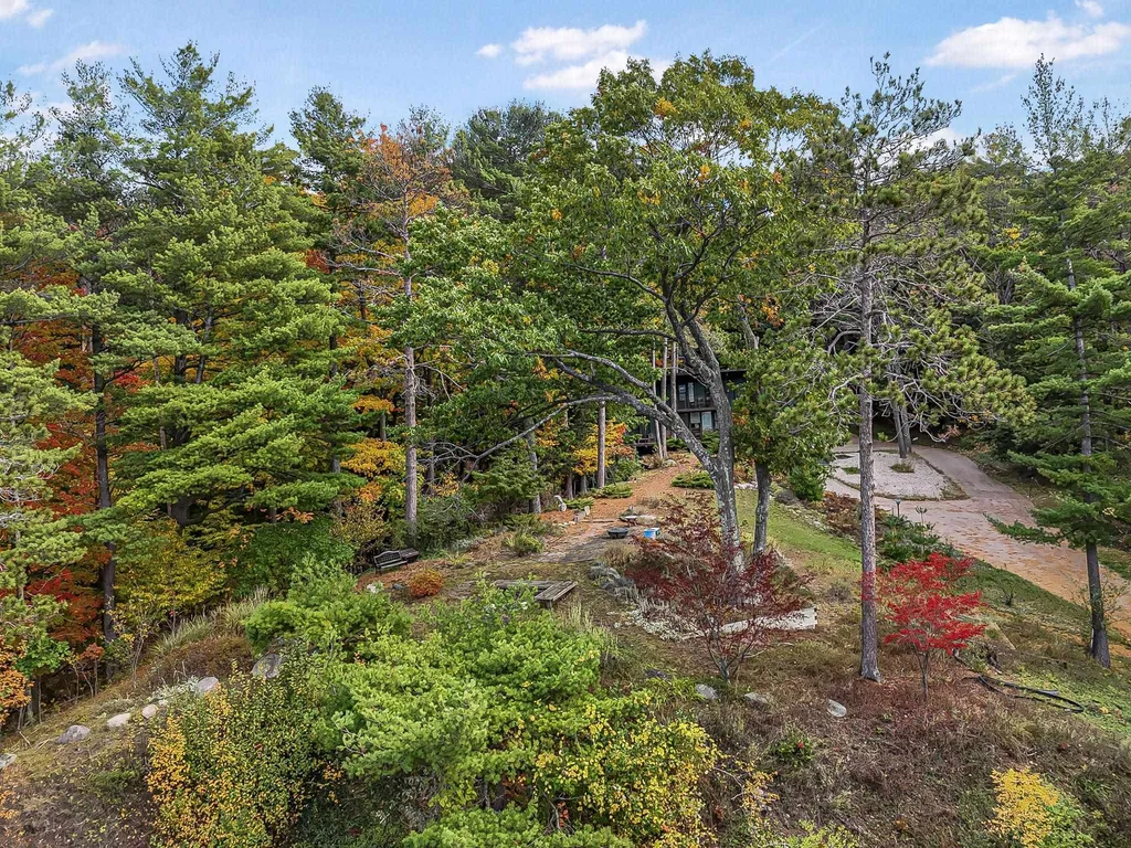 6644 Peninsula Drive Peninsula Township MI 49686