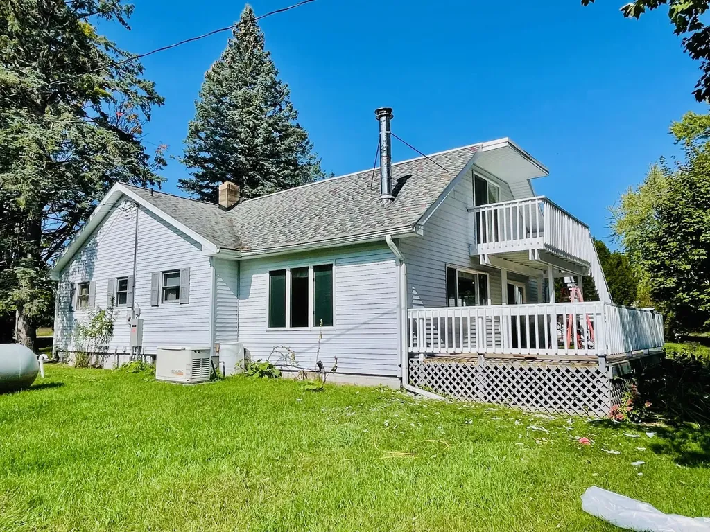 2528 Muckle Road Echo Township MI 49622