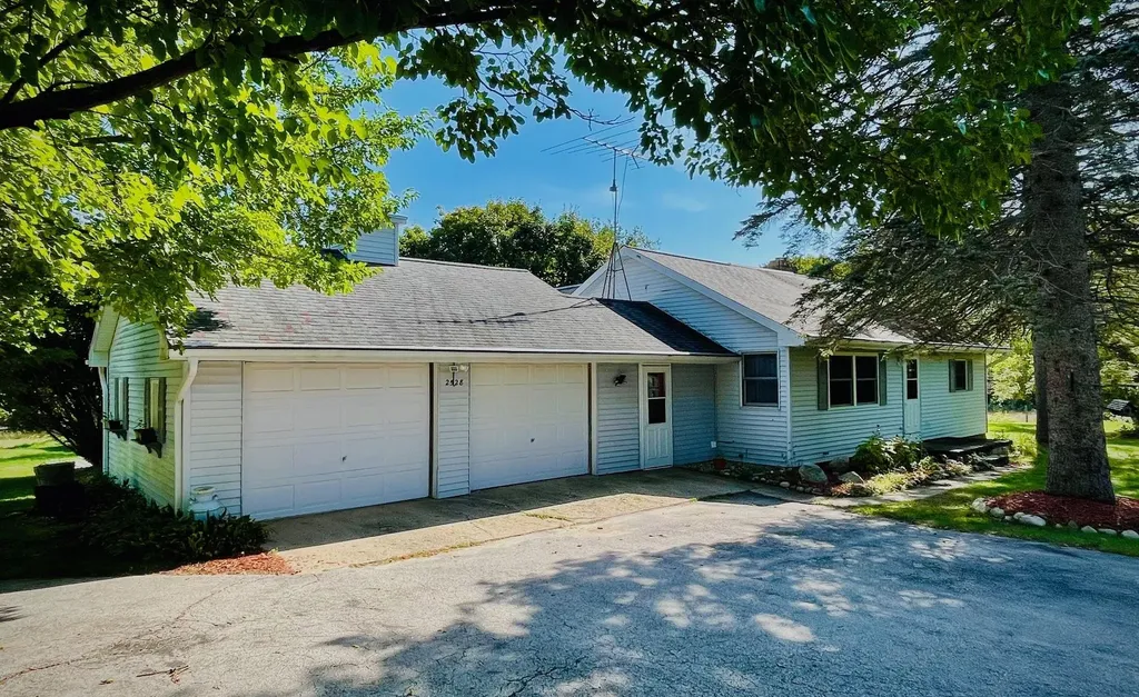 2528 Muckle Road Echo Township MI 49622