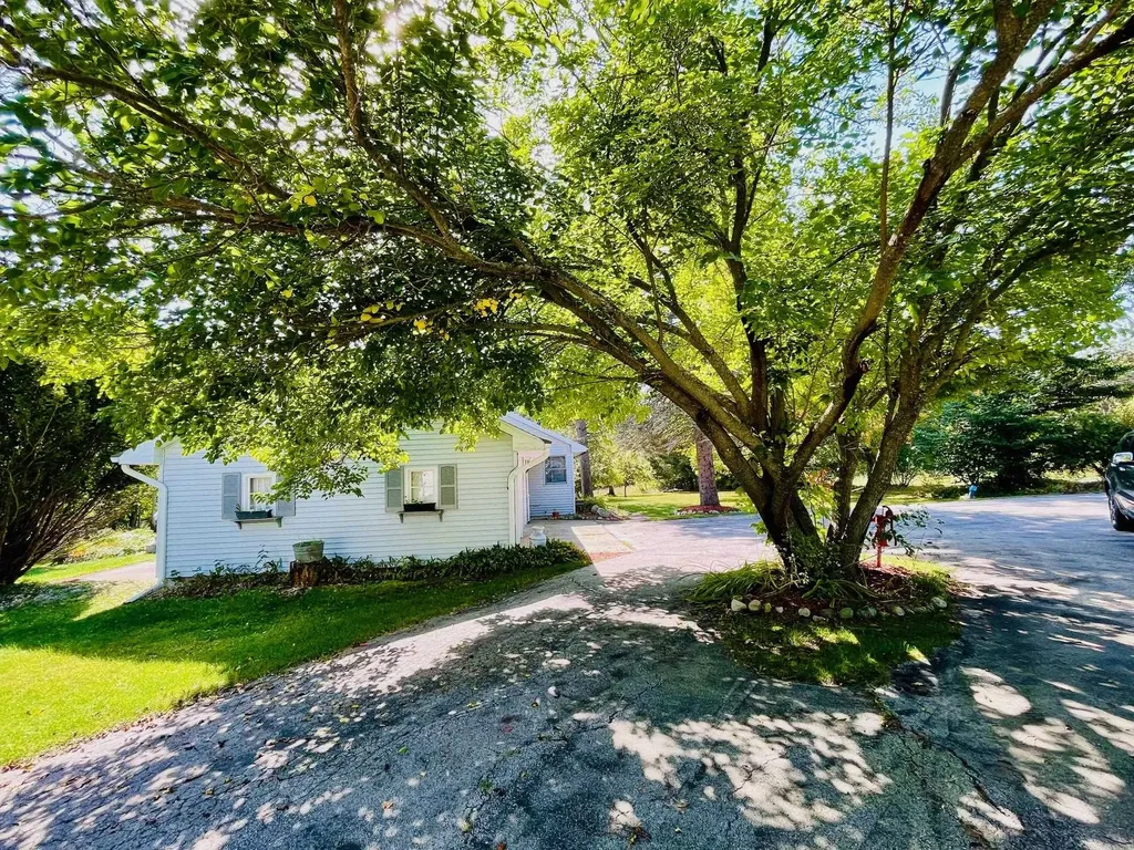 2528 Muckle Road Echo Township MI 49622
