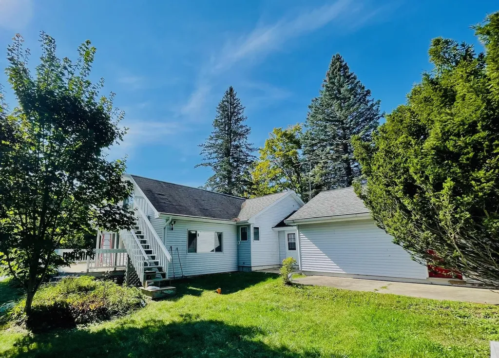 2528 Muckle Road Echo Township MI 49622
