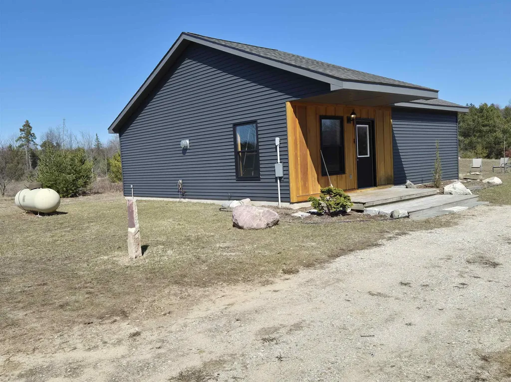6704 Rapid City Road NW Clearwater Township MI 49676