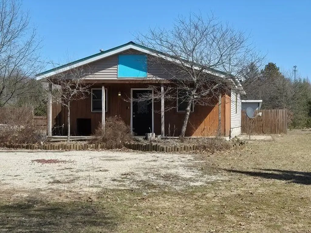 6704 Rapid City Road NW Clearwater Township MI 49676