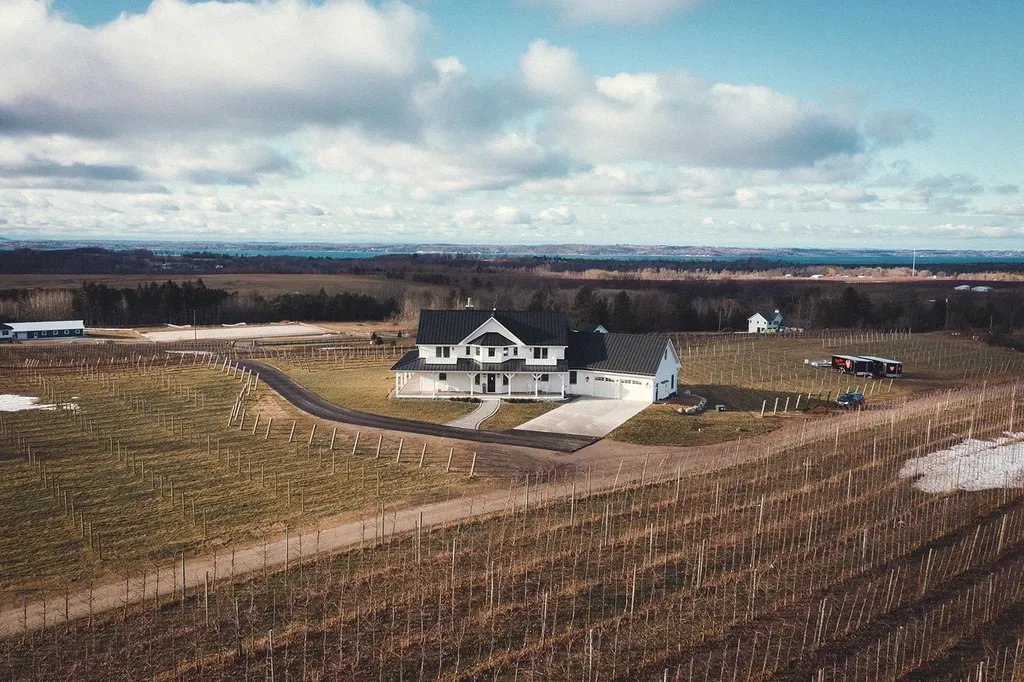 8062 Sayler Road Acme Township MI 49690